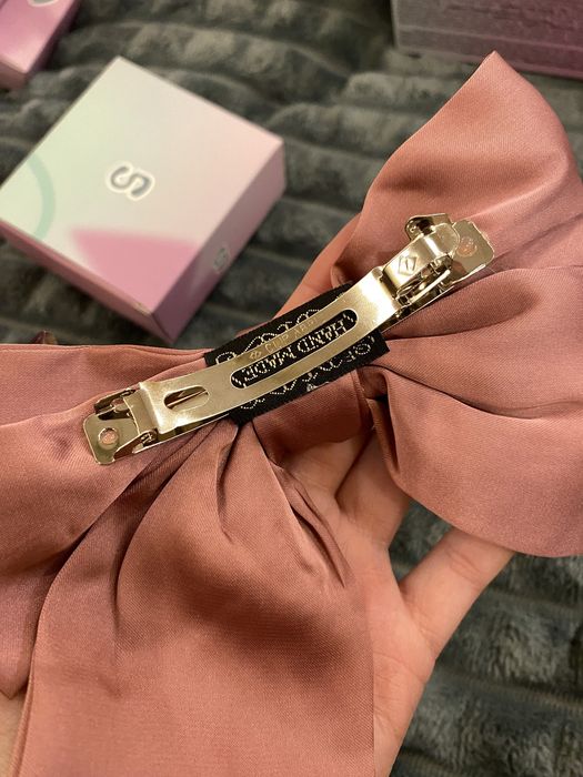 Атласний рожевий