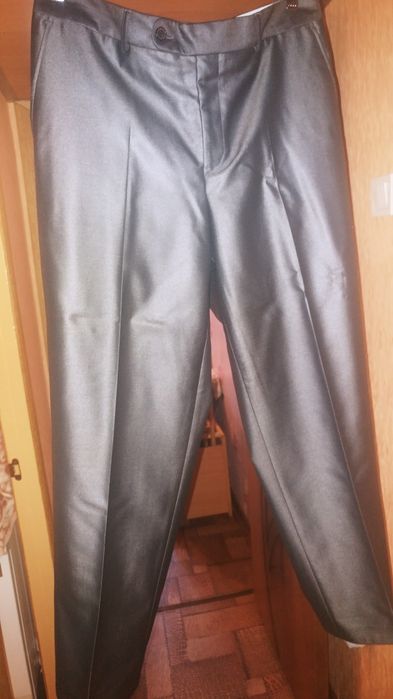 Свадебный, деловой костюм