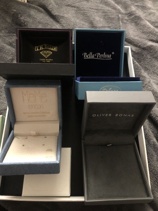 Футляры от “Celine”