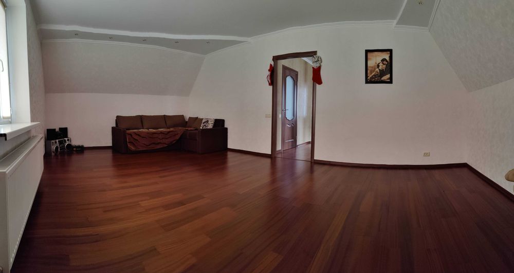 Продається домоволодіння з 2-ма будинками