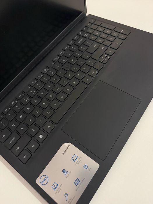 Laptop dell, w bardzo dobrym stanie