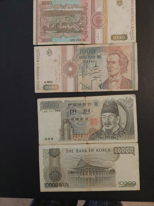 Notas de Korea 2 unidade de 10,000 e duas da Roménia  1000