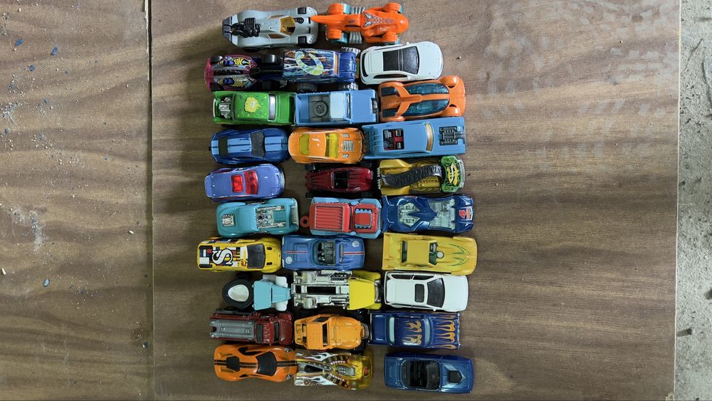 Машинки hot  wheels іграшки