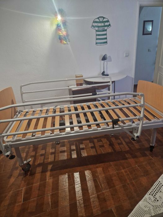 Cama eléctrica (seminova e com garantia))