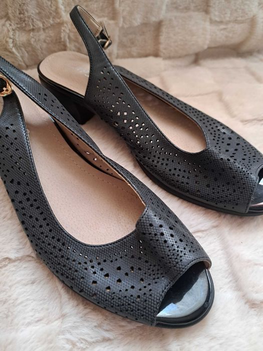 Czarne sandały 38 ażurek buty enplus