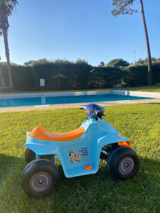 Moto 4 Elétrica - Bluey Quad Racy Bluey 6V da Feber