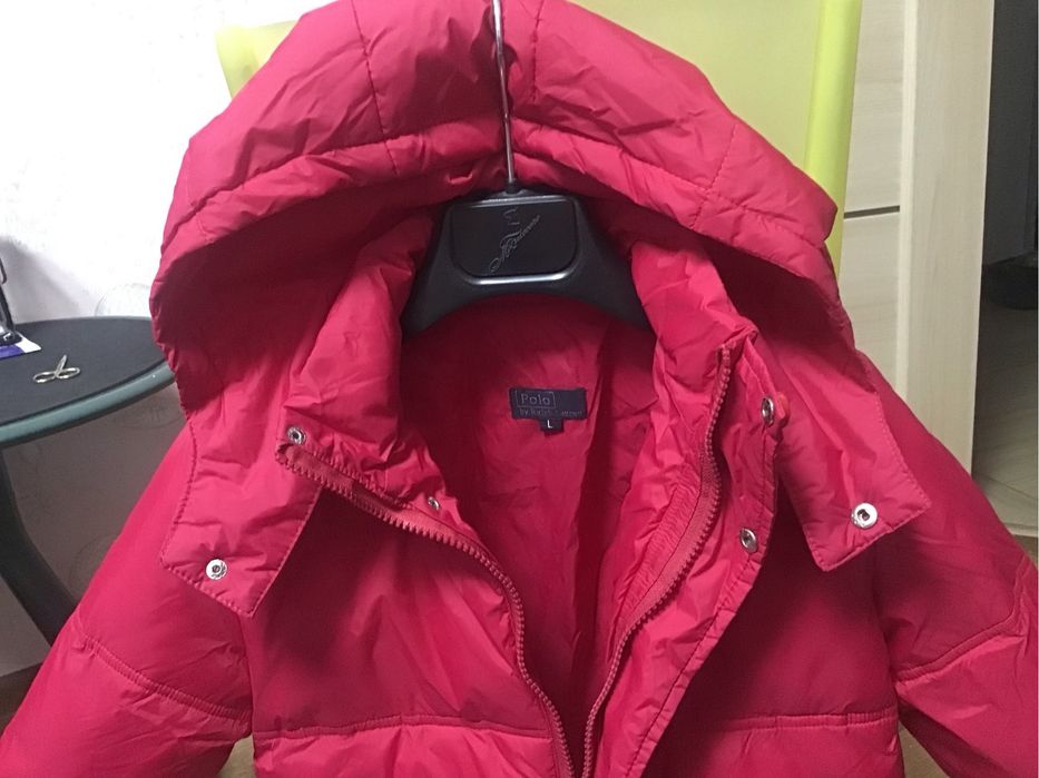 Детская куртка  Polo Ralph Lauren  на возрасст 3-5 лет ,насыщенно розового цвета , красная на 5 лет