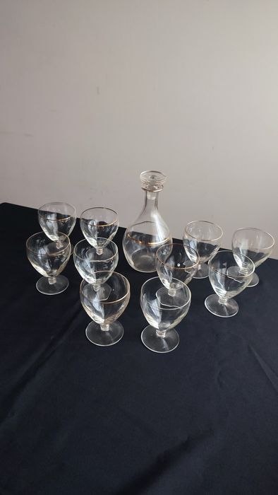 Conjunto Garrafa + 10 Copos Vidro