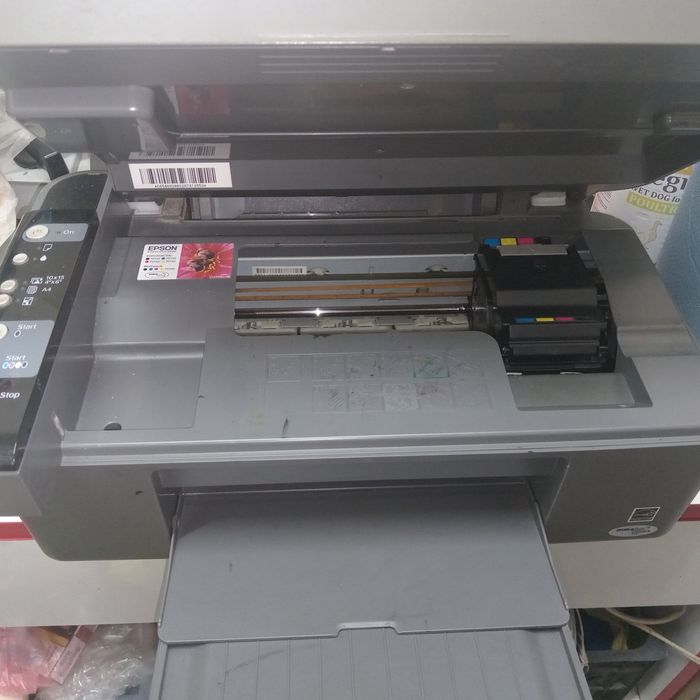 Продам принтер под ремонт