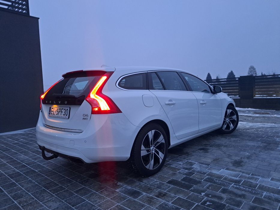 Volvo V60 D6 AWD Plug in Hybrid! Led! Bi-xenon! Navi!