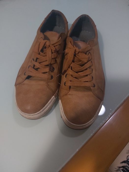 Sapatilhas de homem tamanho 43