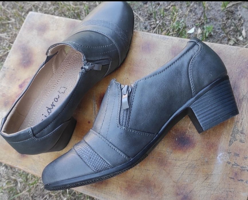 Buty damskie r 39