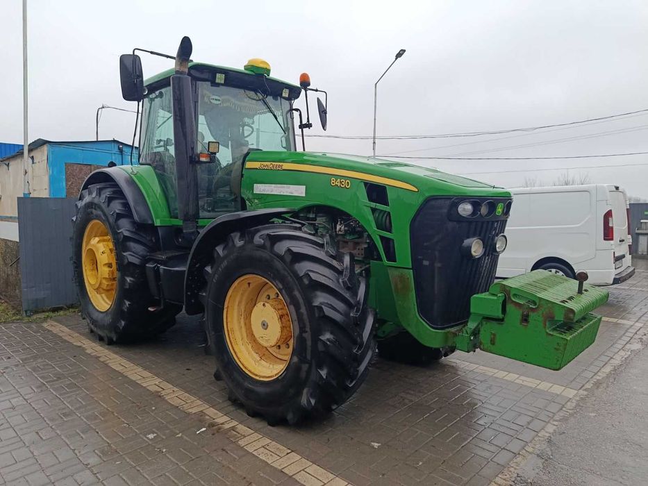 Трактор John Deere 8430