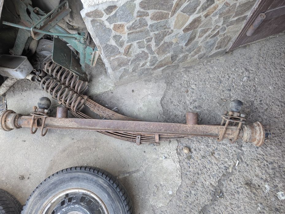 Комплект на прицеп. Вісь на легковий причеп