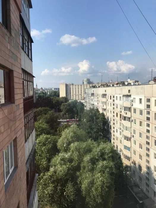Продам 1-к квартиру в центре | 10/14, 41 м2, кирпичный дом | м.Майдан Конституции, м.Левада
