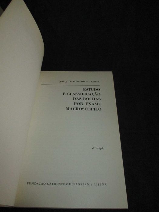 Livro Estudo e Classificação das Rochas por exame Macroscópico