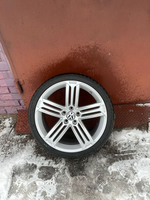 Оригинальные диски с резиной. Идеальное состояние!