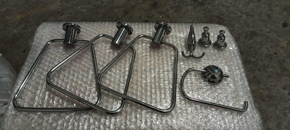 zestaw łazienkowy ze stali nierdzewnej