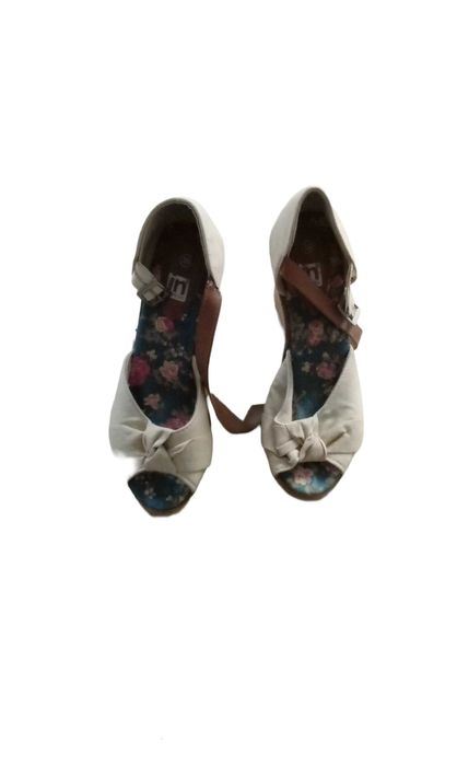 Vendo Sapatos Senhora In Extenso Cunha