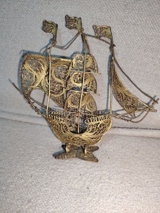 Caravela Portuguesa em Filigrana Dourada