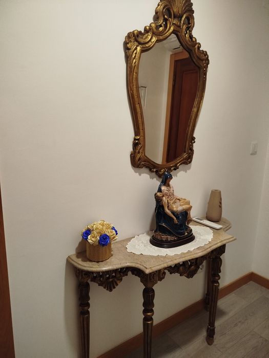 Móvel de entrada e espelho