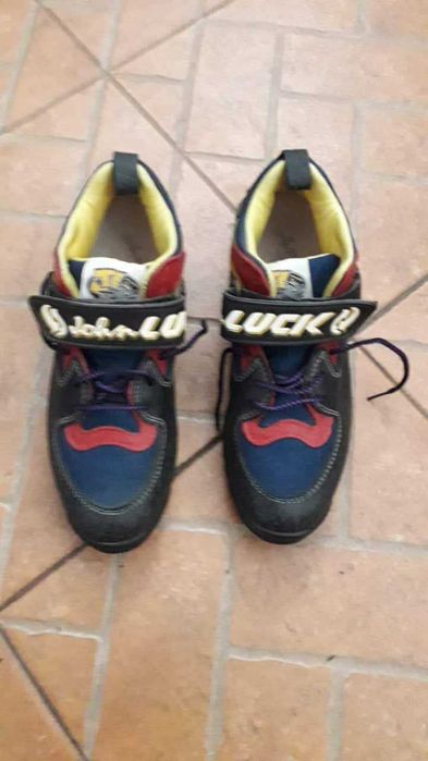 Sapatos de Estrada e BTT