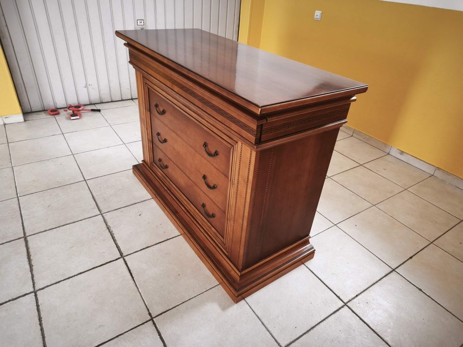 Comoda de quarto em cerejeira com espelho