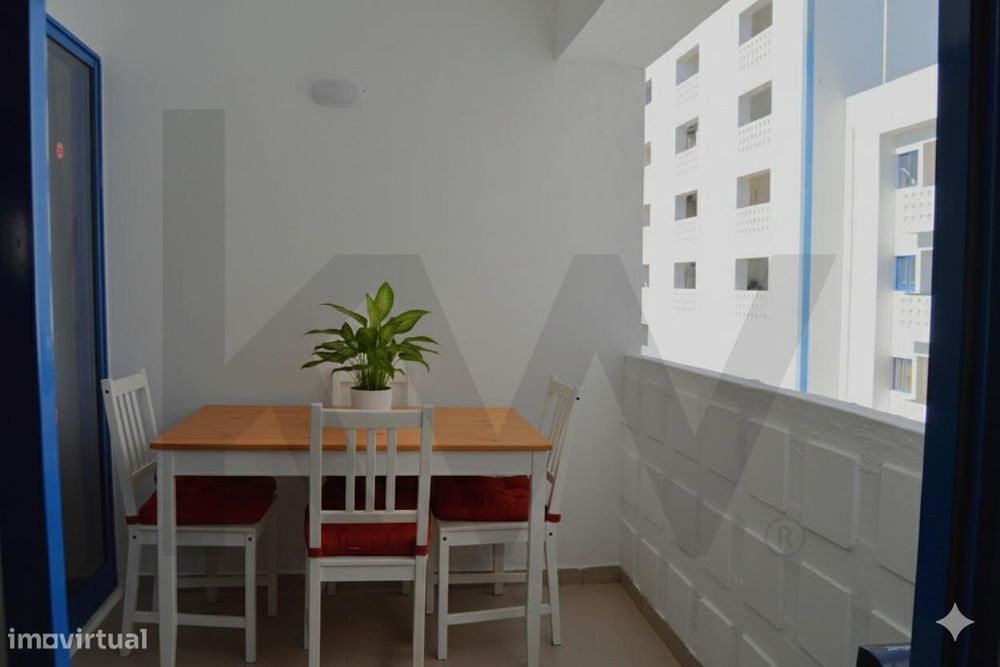 Apartamento T1 Mobilado e Equipado no Clube Praia da Rocha, a 300m do