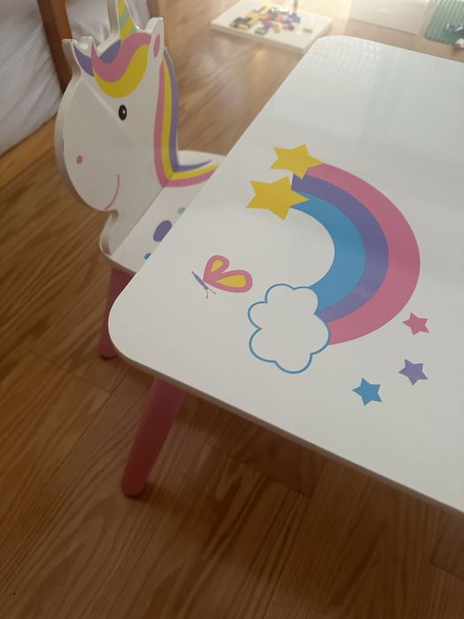 Mesa e cadeiras crianca