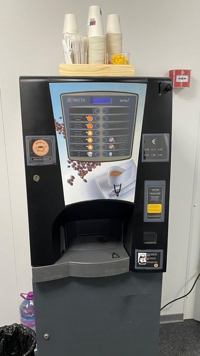 Máquina vending Necta Brio 3