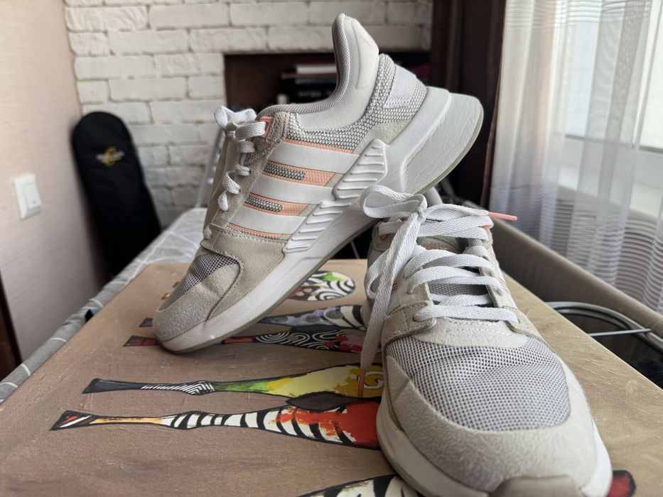 Кросівки adidas 40,5- 41 (26см)