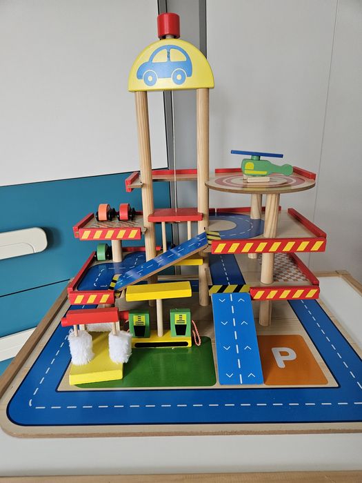 Tor drewniany parking dla autek