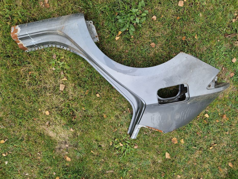 Seat Leon III HB 5D Blotnik prawy tyl