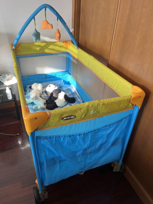 Cama de viagem de bebe da Jané + colchão