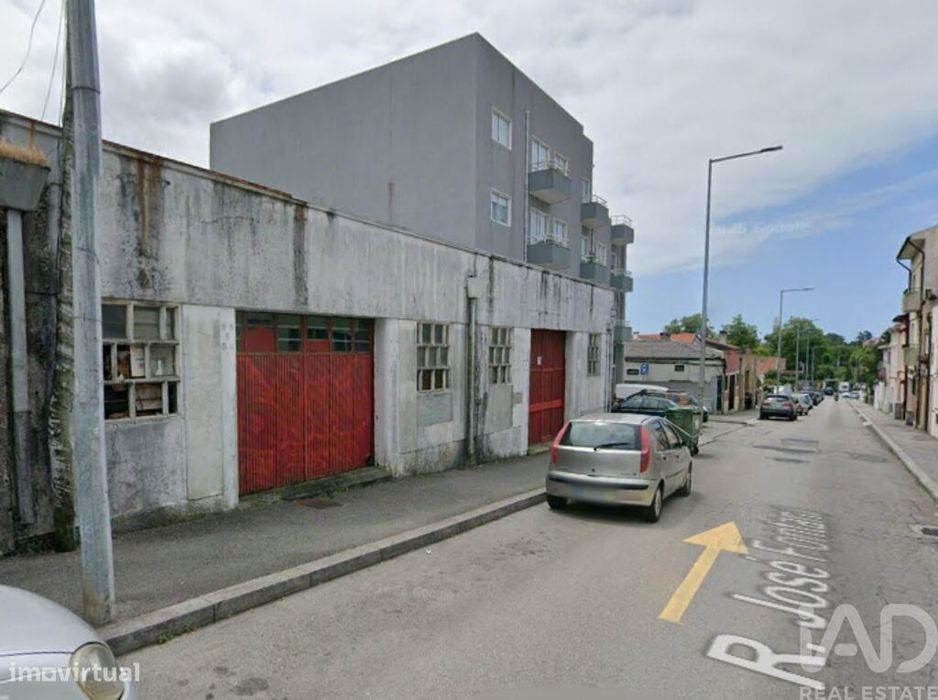 Loja / Estabelecimento Comercial em Santa Marinha E São Pedro Da Afura