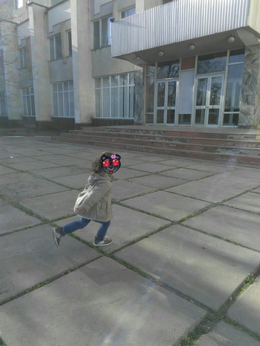 Плащик демисезонные расклешенный для девочки 3-4 лет