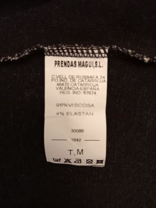 Vestido preto e branco com fivela