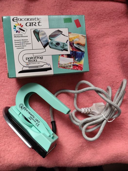 Ferro e tintas para trabalhos em encáustica