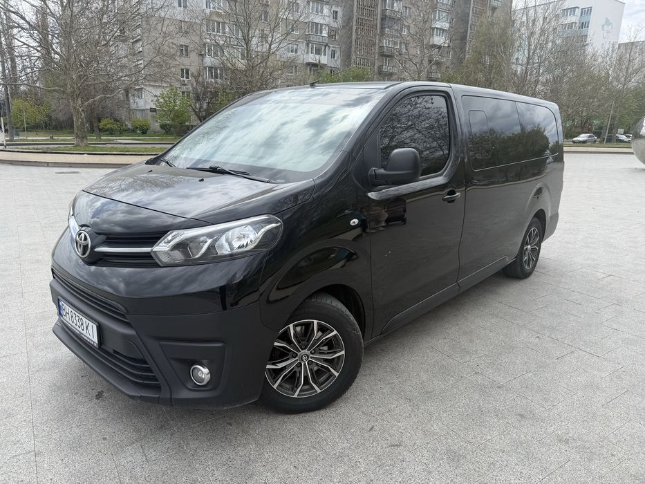 Toyota proase пасажир