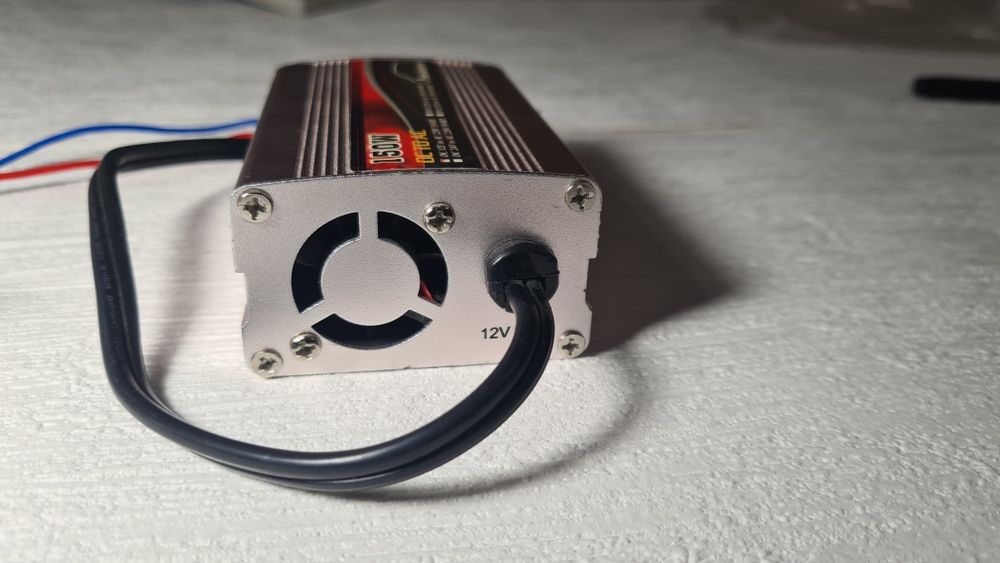 Інвертор инвертор преобразователь напряжения  150W DC 12V to AC 220V