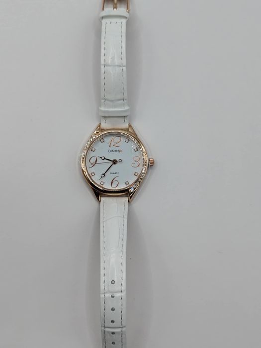 Damski zegarek bialy