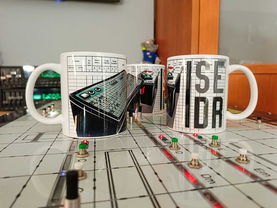 Kubek dla kolejarza, dyżurnego ruchu z napisem ISEDR