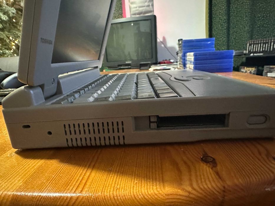 Toshiba Satellite T110CT niestestowany