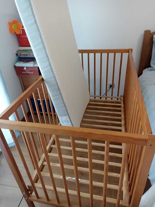 Cama de Grades e colchão