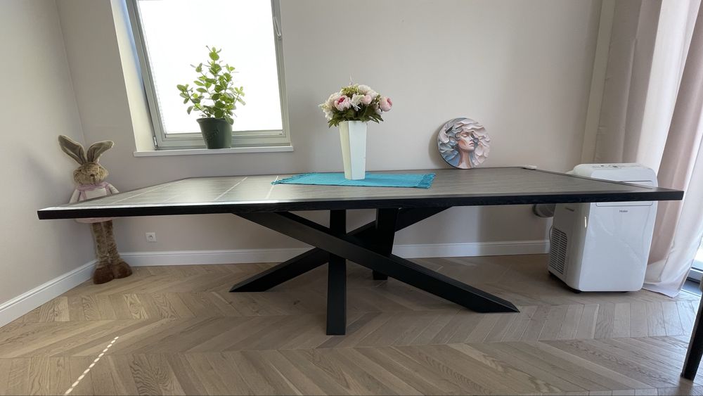 Duży stół 260 × 110 cm – nowoczesny, designerska czarna podstawa