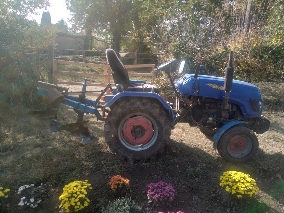 Продам  міні трактор.