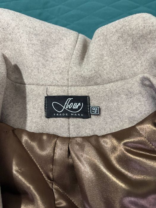 Продам пальто весна-осінь.б/в