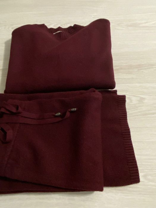 Продається трикотажний костюм з штанами палацо