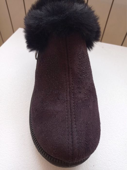 Тапочки чуні жіночі