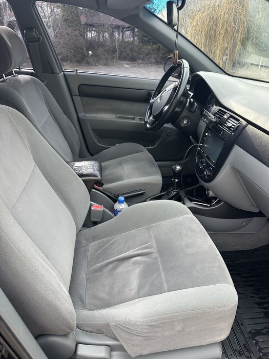Продам машину Chevrolet Lacetti